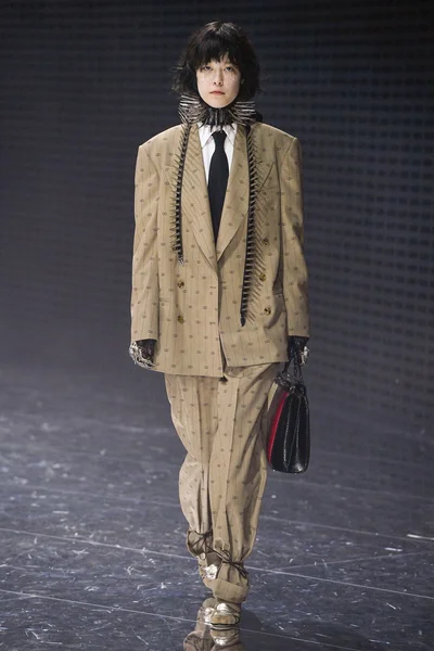 Look 5